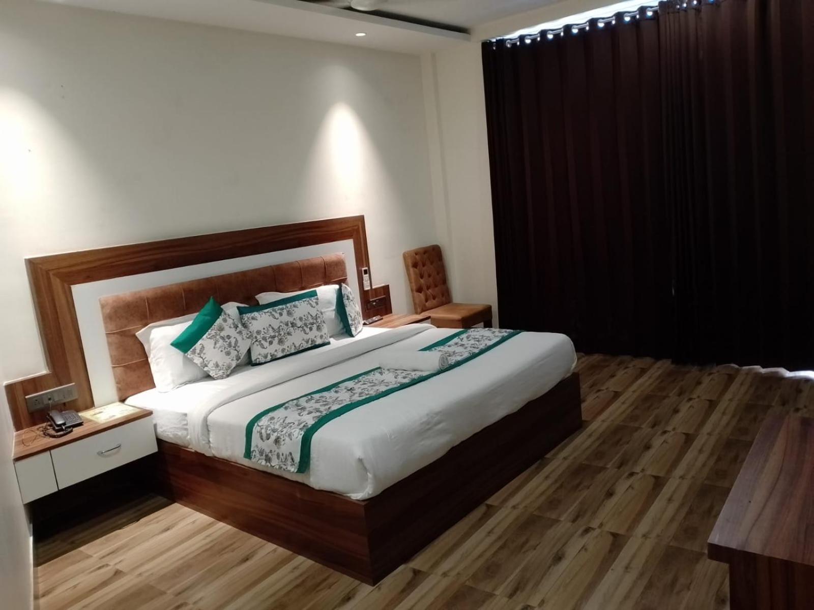 Hotel White House 350 Mtr From Golden Temple Amritsar Exterior foto