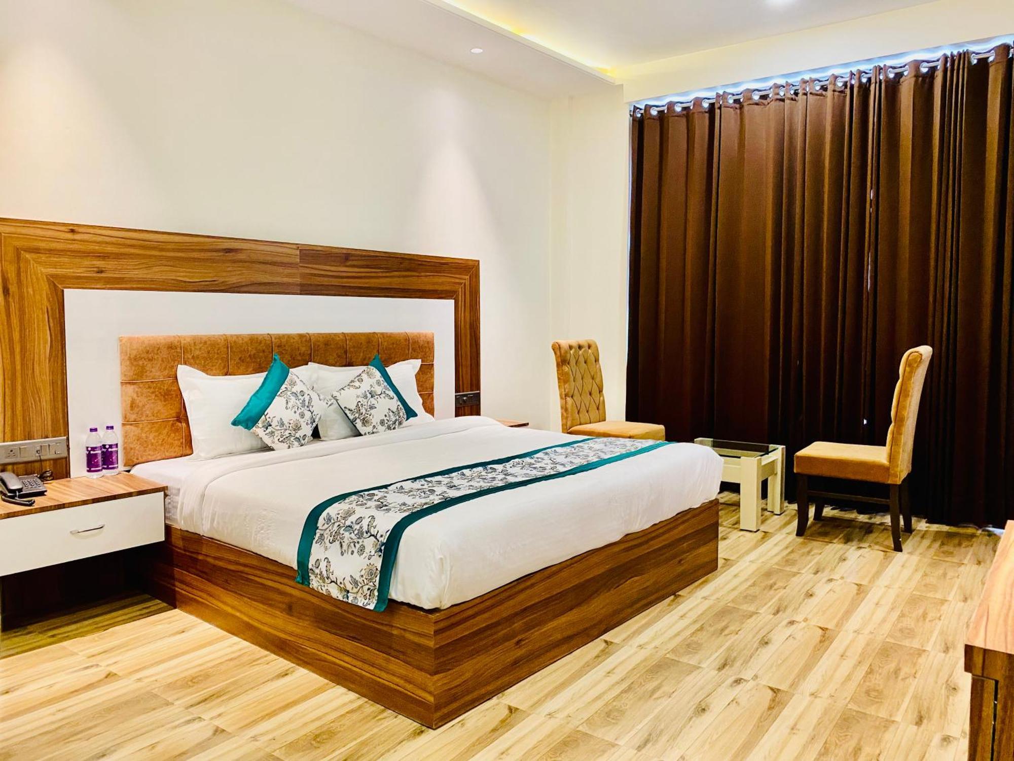 Hotel White House 350 Mtr From Golden Temple Amritsar Exterior foto