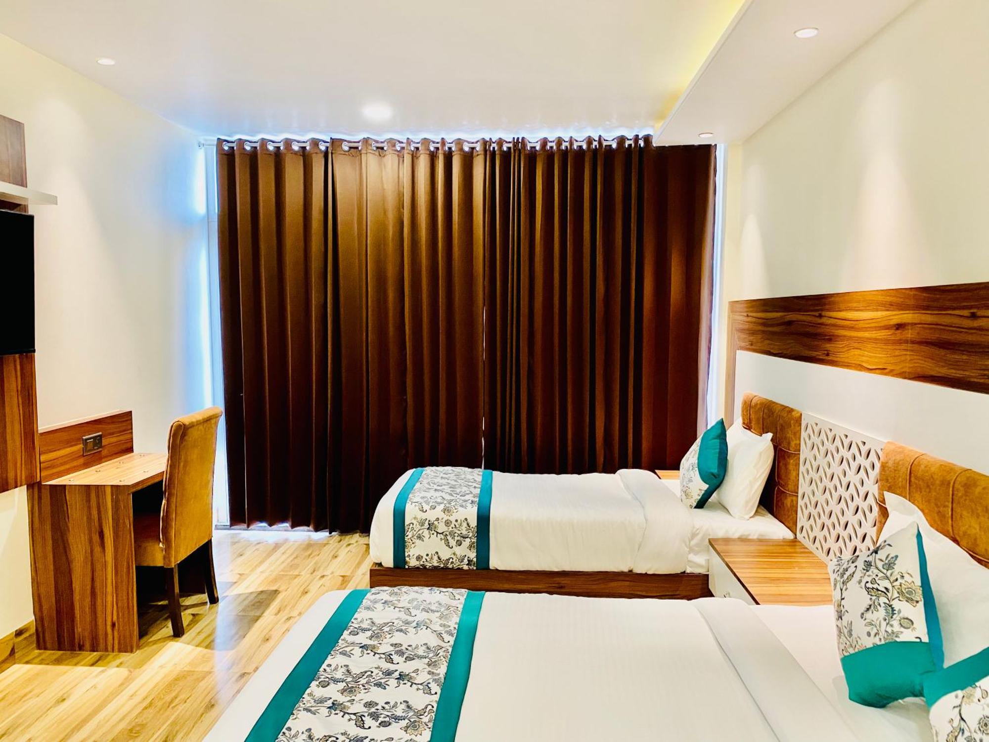 Hotel White House 350 Mtr From Golden Temple Amritsar Exterior foto