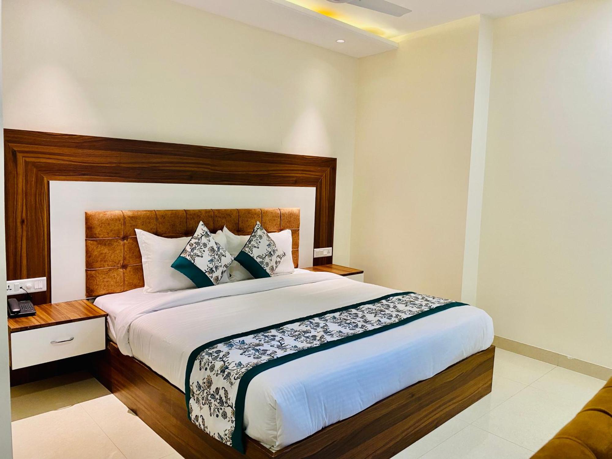 Hotel White House 350 Mtr From Golden Temple Amritsar Exterior foto