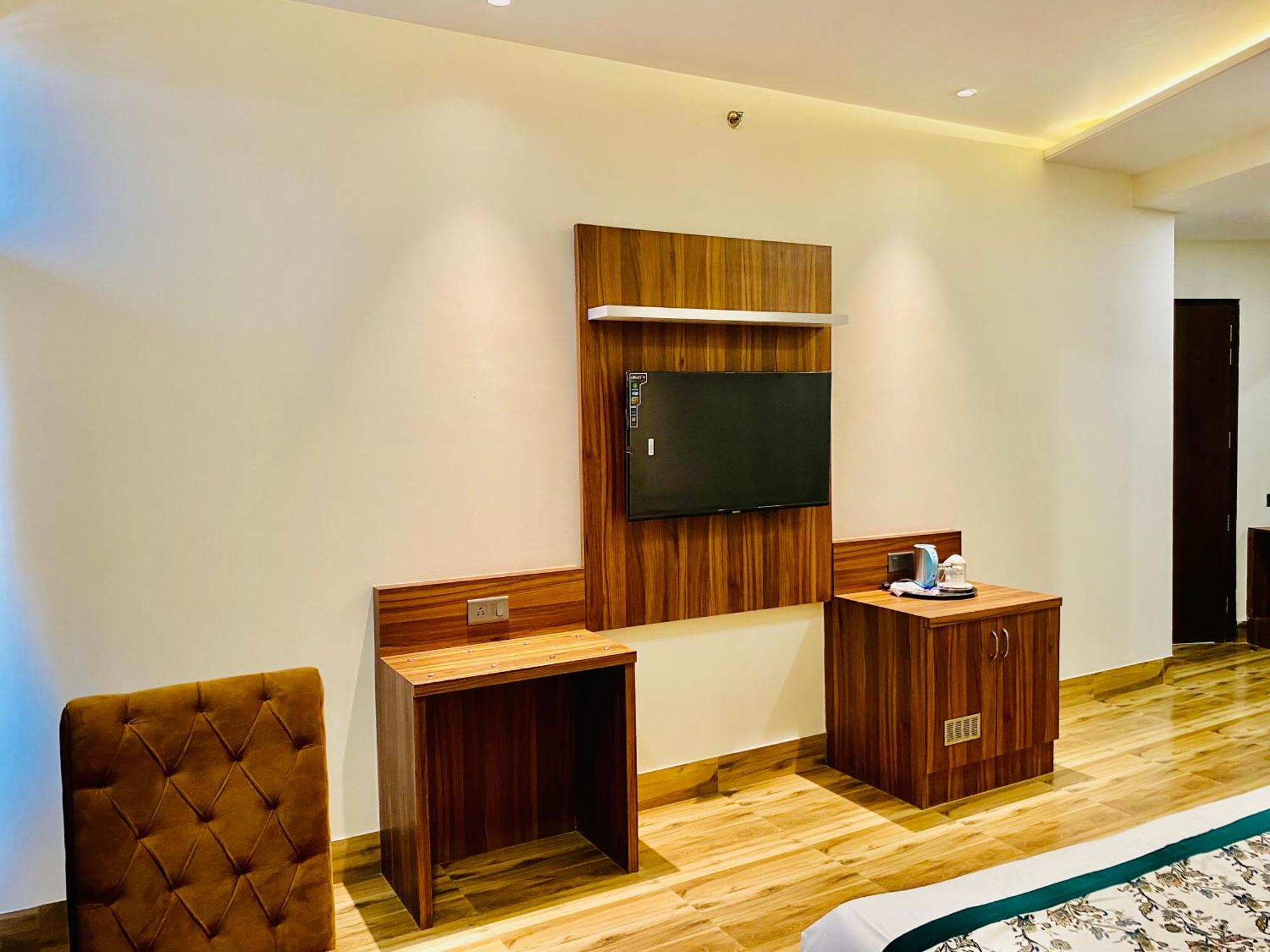 Hotel White House 350 Mtr From Golden Temple Amritsar Exterior foto