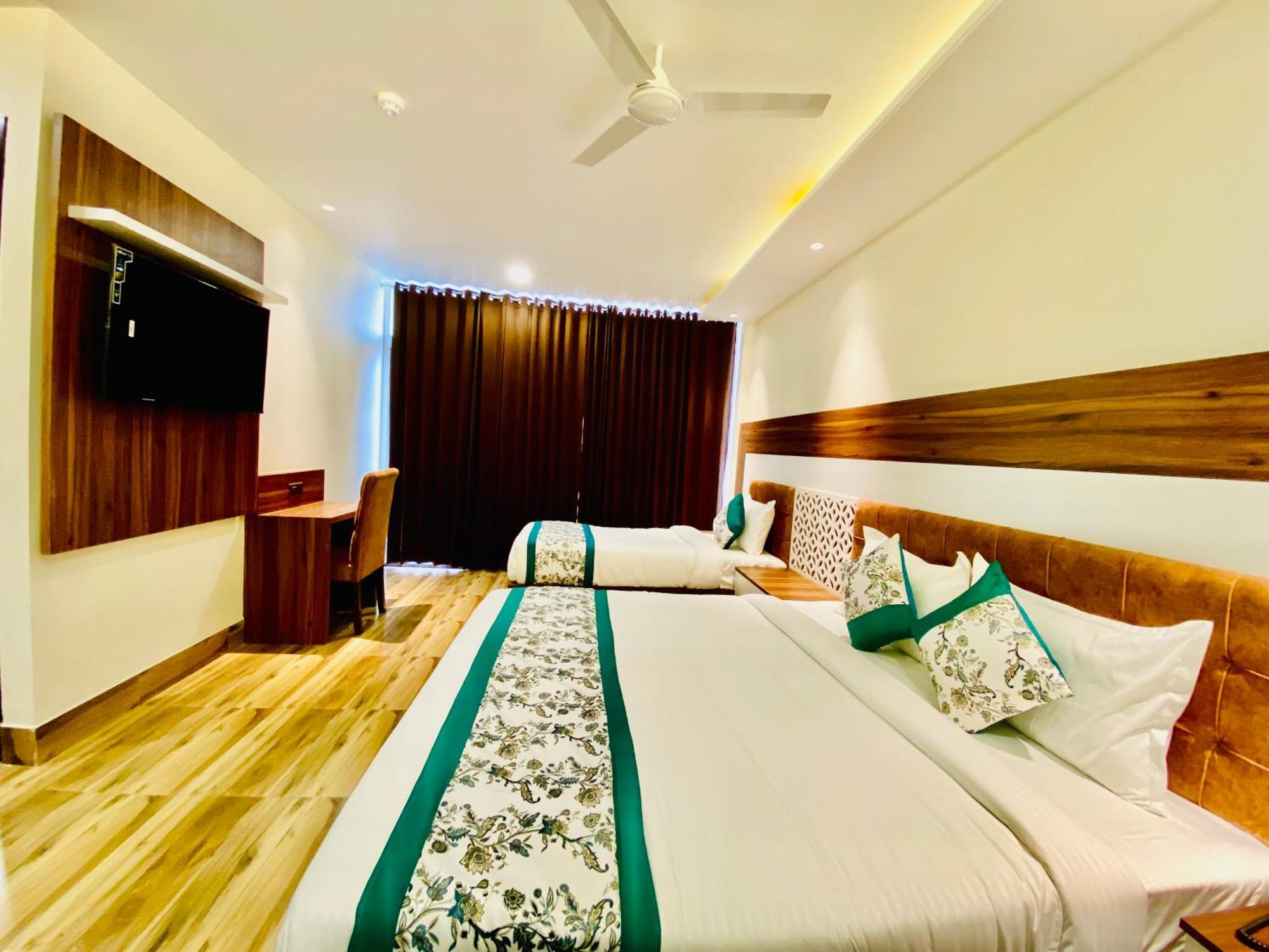 Hotel White House 350 Mtr From Golden Temple Amritsar Exterior foto