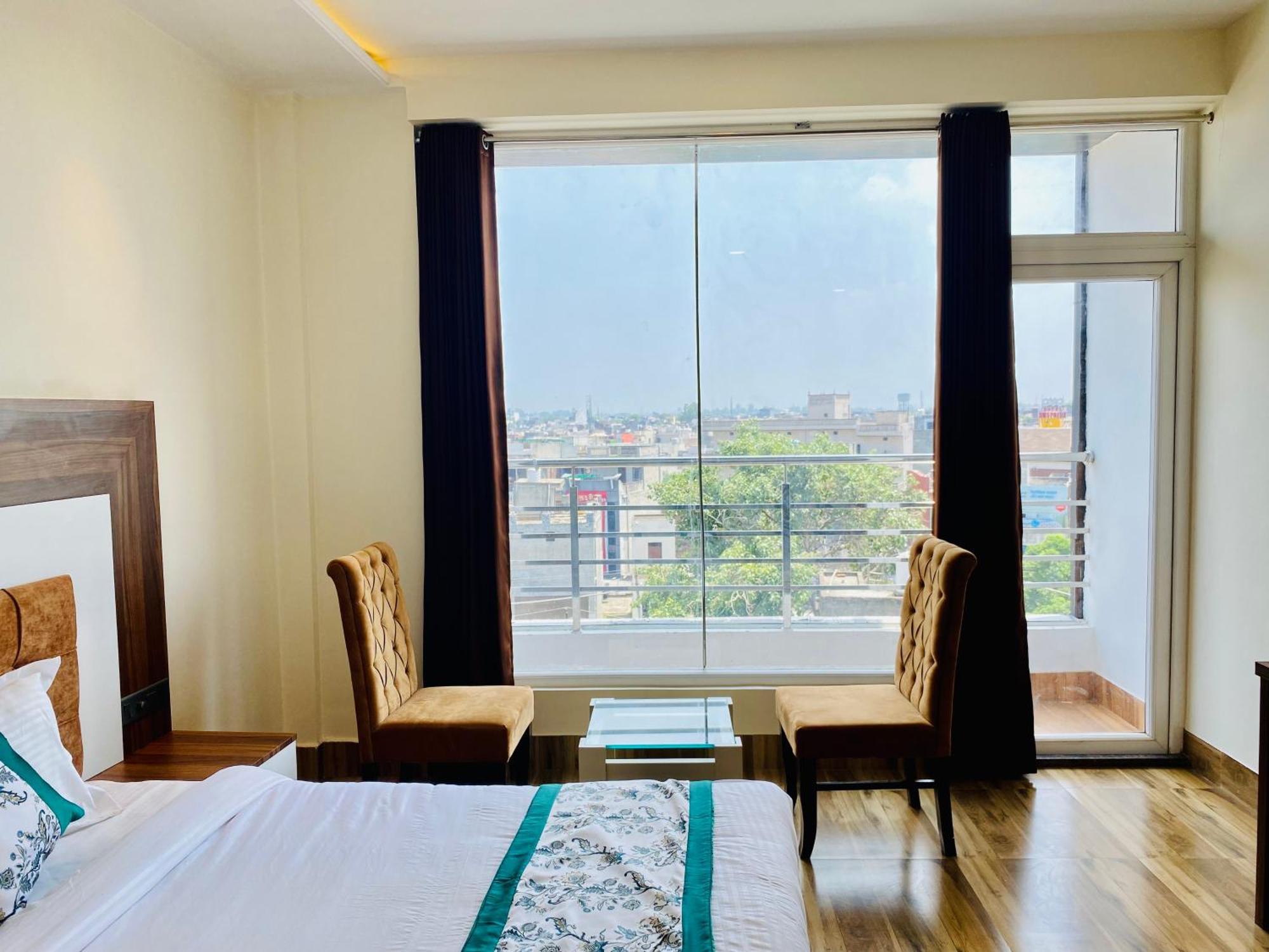 Hotel White House 350 Mtr From Golden Temple Amritsar Exterior foto
