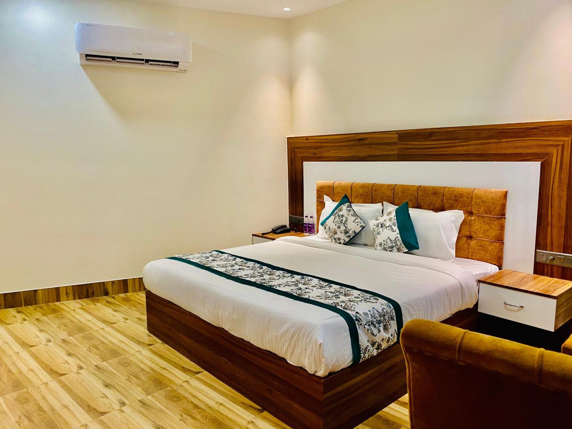Hotel White House 350 Mtr From Golden Temple Amritsar Exterior foto