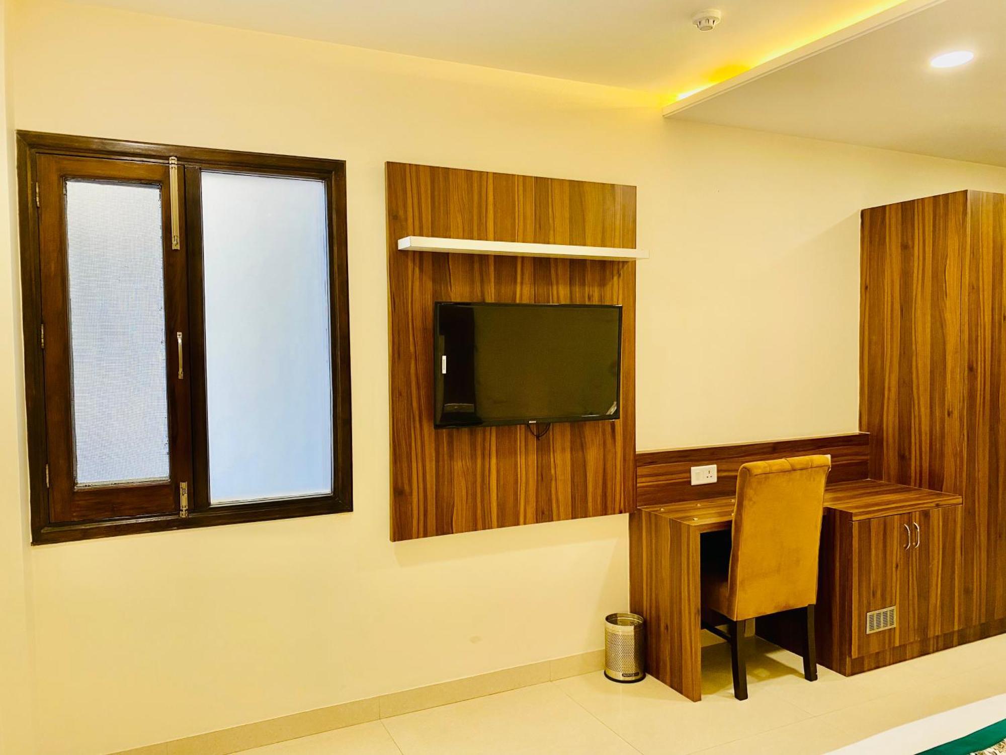 Hotel White House 350 Mtr From Golden Temple Amritsar Exterior foto