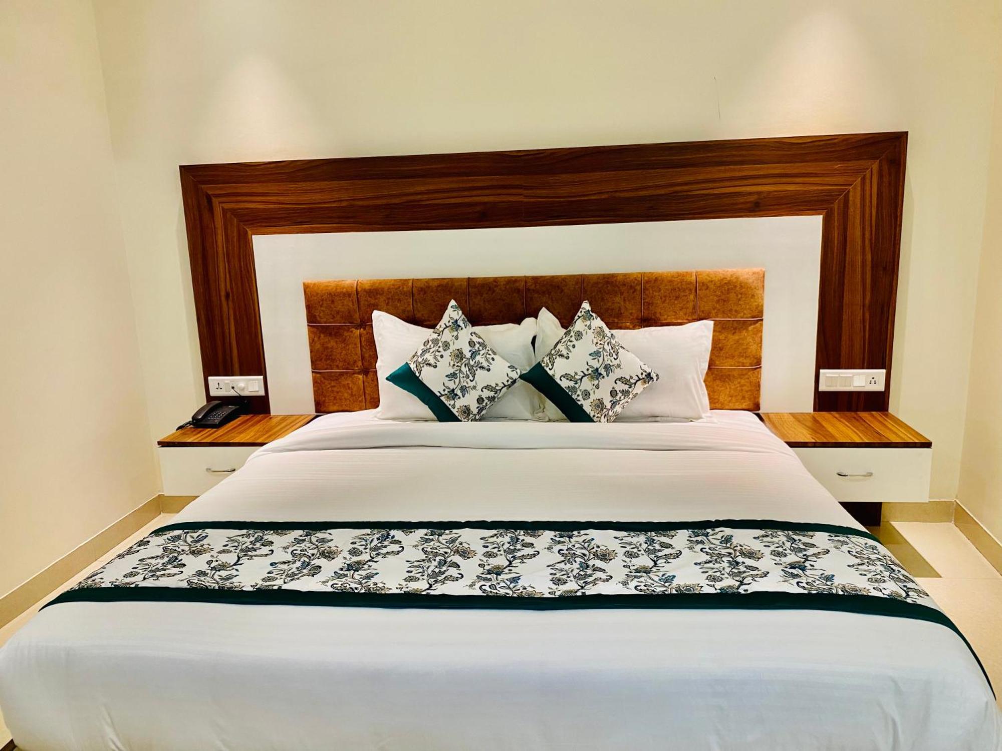 Hotel White House 350 Mtr From Golden Temple Amritsar Exterior foto
